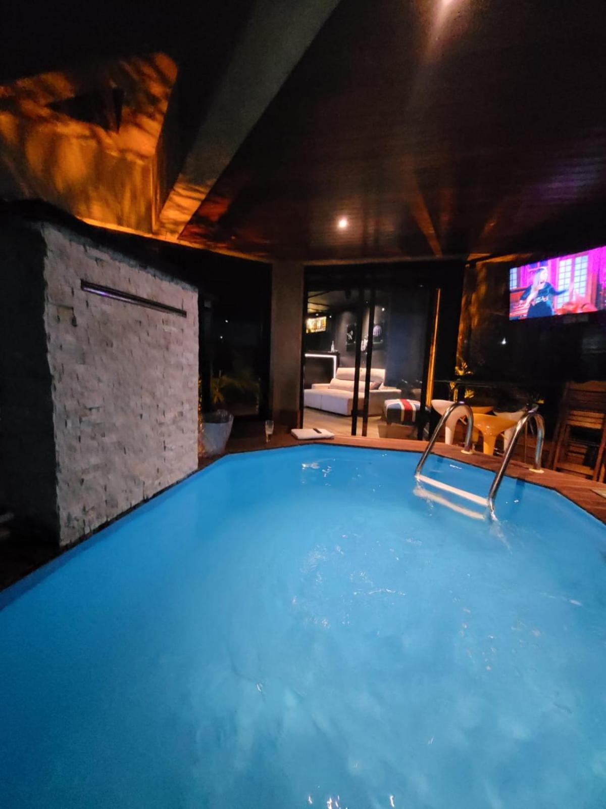 Morumbi, Pub, Com Hidromassagem, Piscina Aquecida Privativa, Lareira, Que Voce Precisa Descansar, Trabalhar Ou Realizar Aquela Comemoracao! Com Total Conforto E Privacidade! O Nota 10 De Sp! Apartment Sao Paulo