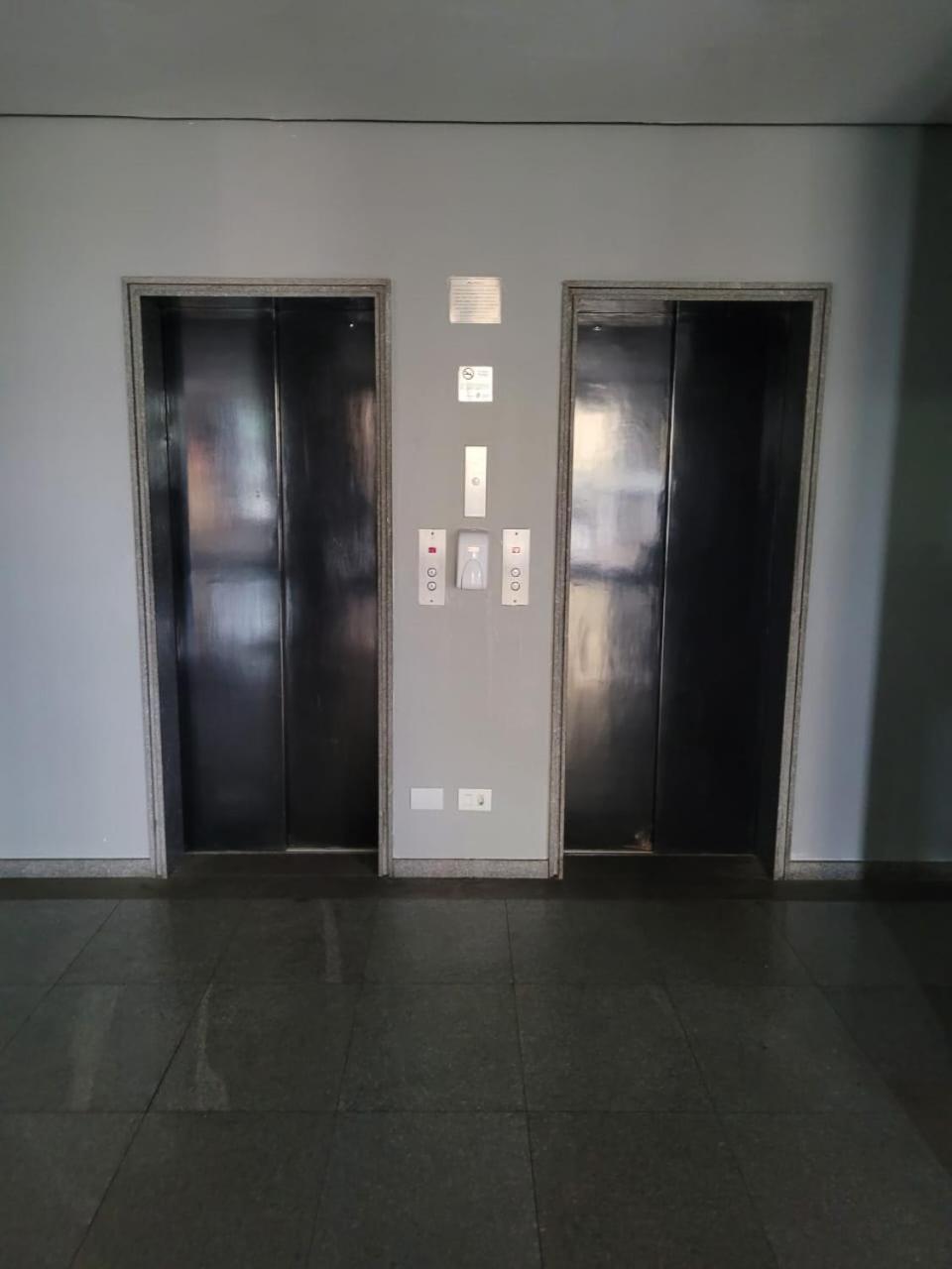 Morumbi, Pub, Com Hidromassagem, Piscina Aquecida Privativa, Lareira, Que Voce Precisa Descansar, Trabalhar Ou Realizar Aquela Comemoracao! Com Total Conforto E Privacidade! O Nota 10 De Sp! * Sao Paulo