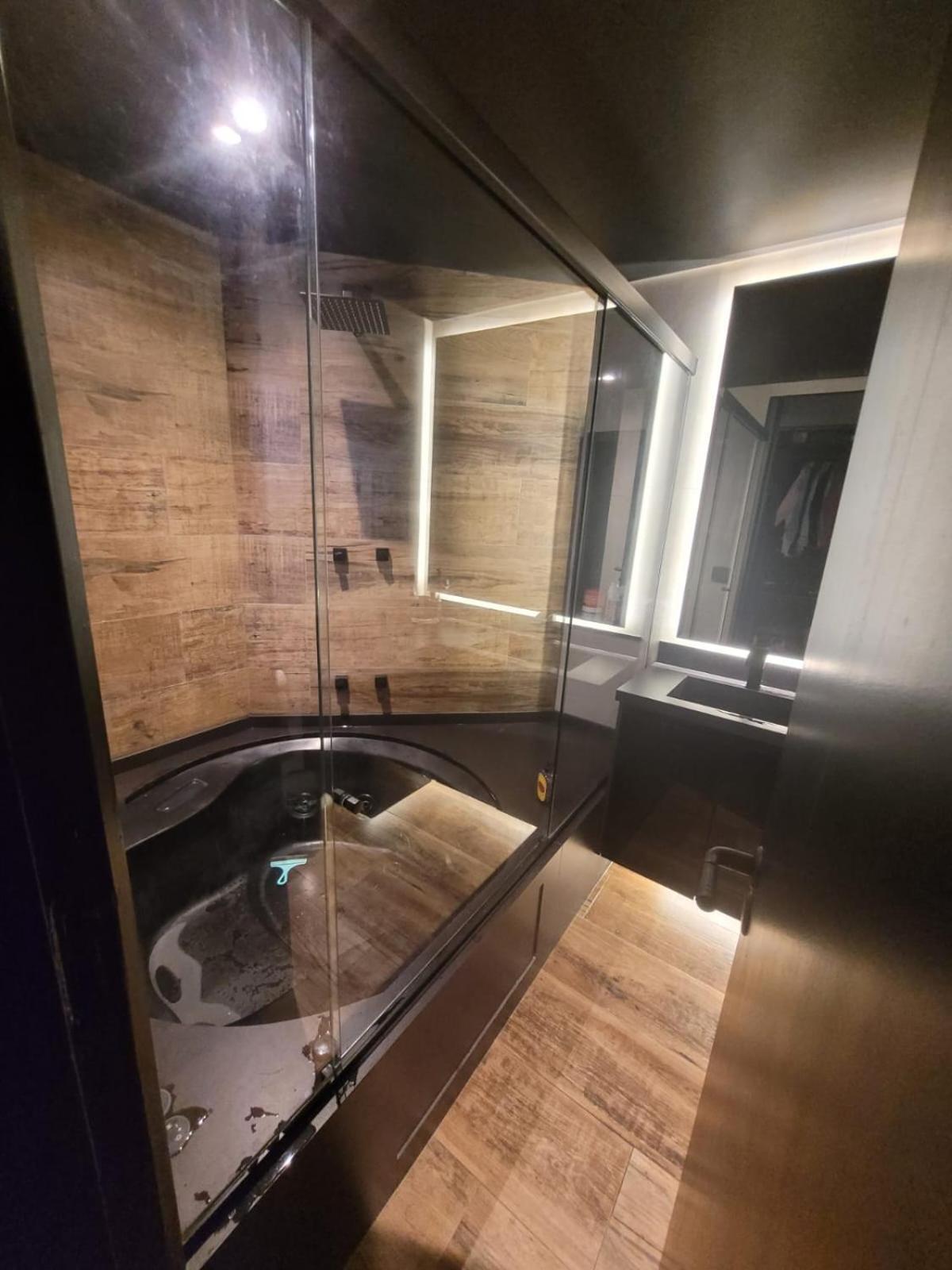 Morumbi, Pub, Com Hidromassagem, Piscina Aquecida Privativa, Lareira, Que Voce Precisa Descansar, Trabalhar Ou Realizar Aquela Comemoracao! Com Total Conforto E Privacidade! O Nota 10 De Sp! Apartment *