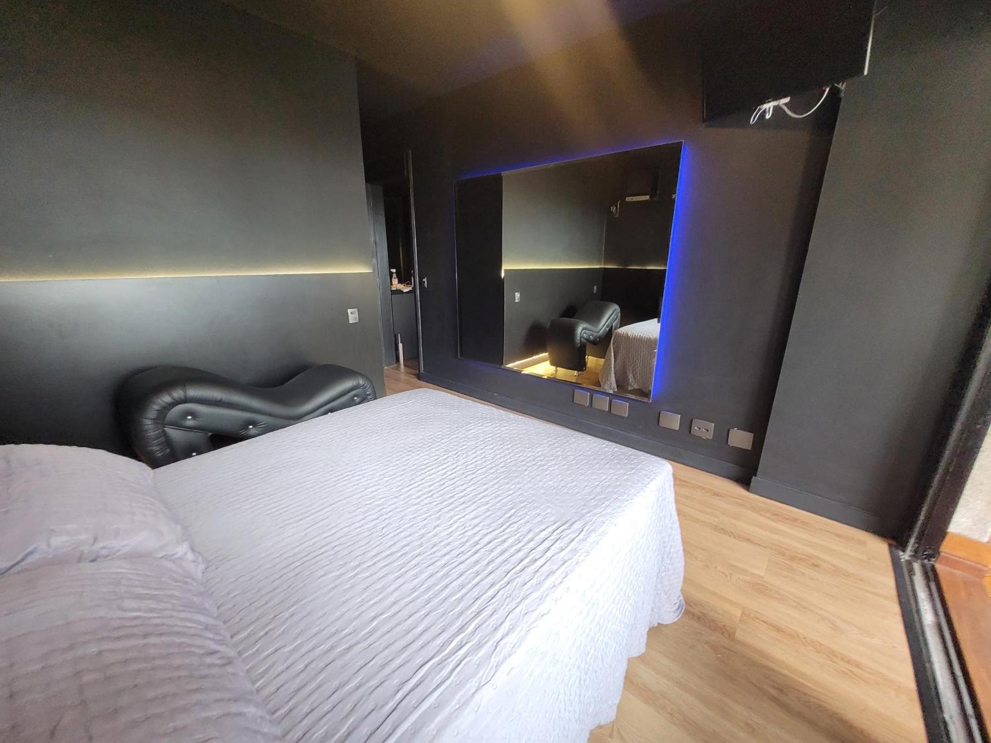 Morumbi, Pub, Com Hidromassagem, Piscina Aquecida Privativa, Lareira, Que Voce Precisa Descansar, Trabalhar Ou Realizar Aquela Comemoracao! Com Total Conforto E Privacidade! O Nota 10 De Sp! Apartment