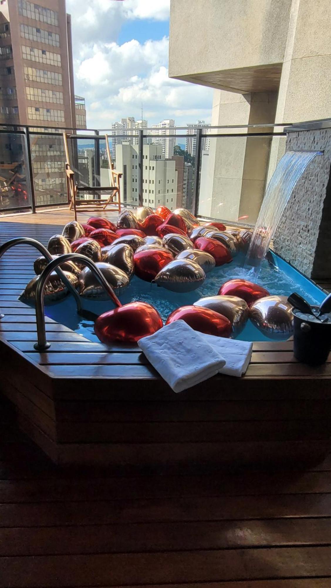 Apartment Morumbi, Pub, Com Hidromassagem, Piscina Aquecida Privativa, Lareira, Que Voce Precisa Descansar, Trabalhar Ou Realizar Aquela Comemoracao! Com Total Conforto E Privacidade! O Nota 10 De Sp!