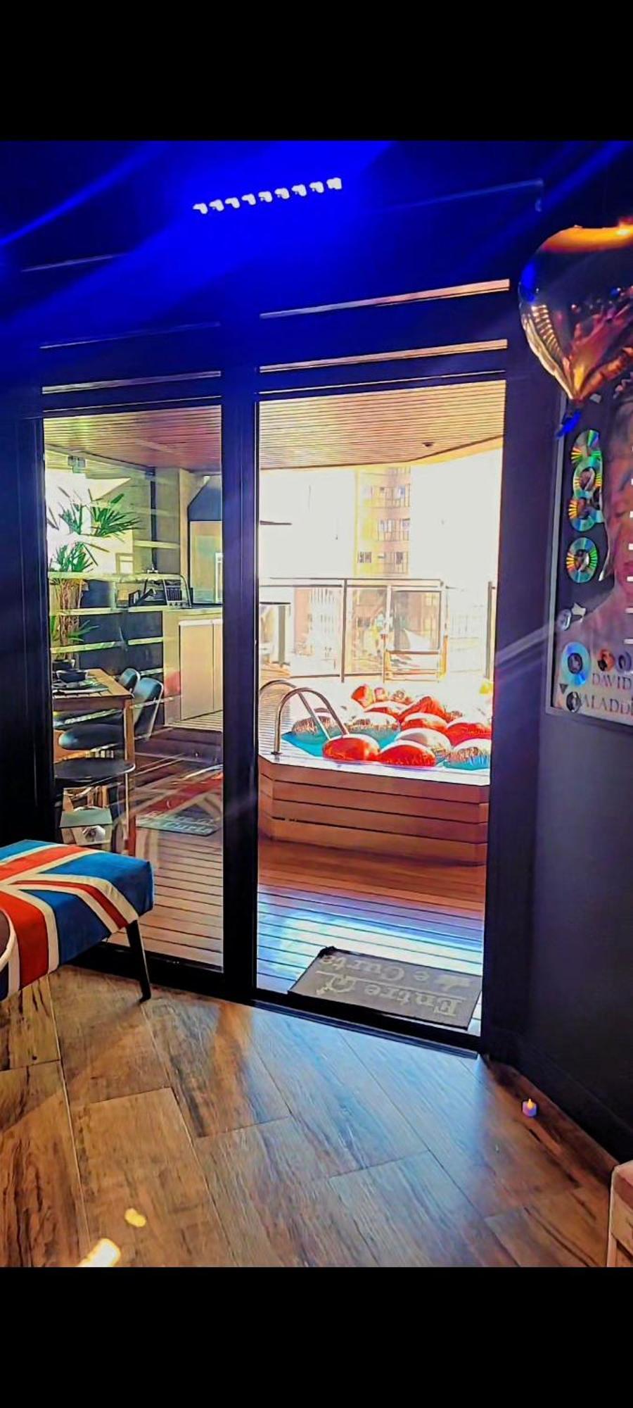 Morumbi, Pub, Com Hidromassagem, Piscina Aquecida Privativa, Lareira, Que Voce Precisa Descansar, Trabalhar Ou Realizar Aquela Comemoracao! Com Total Conforto E Privacidade! O Nota 10 De Sp! Apartment Sao Paulo